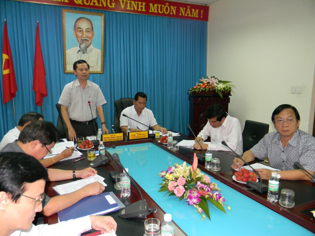 Đồng chí Huỳnh Phong Tranh phát biểu tại buổi làm việc