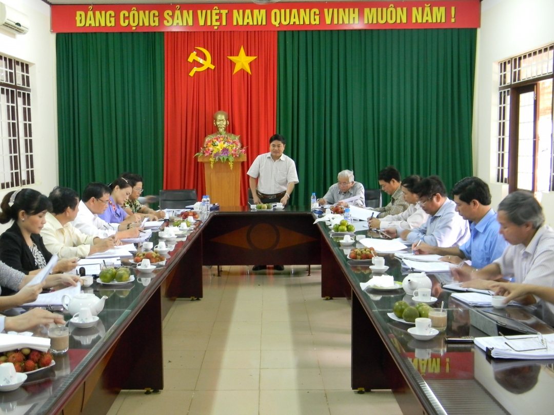 Ông Phạm Minh Tấn, phó trưởng Đoàn ĐBQH Dak Lak phát biểu tại buổi làm việc.