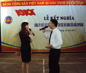 Giao lưu văn nghệ trước Lễ kết nghĩa.