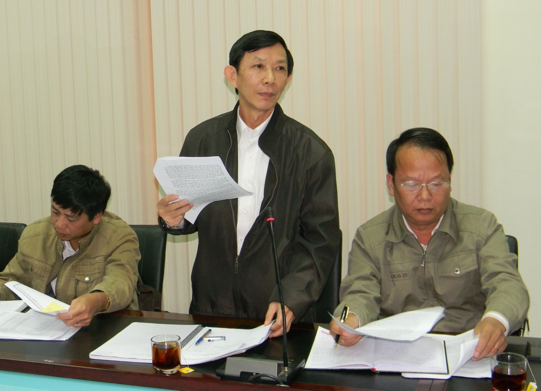 Đồng chí Lưu Tiến vinh, Phó trưởng Ban Tuyên giáo Tỉnh ủy phát biểu tại cuộc họp