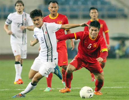 Đội tuyển Việt Nam (áo đỏ) đã làm chủ hoàn toàn thế trận