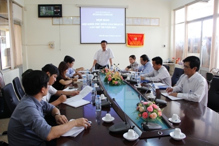 Phó Giám đốc Sở GD-ĐT Nguyễn Ngọc Quang cung cấp thêm một số nội dung đại biểu quan tâm