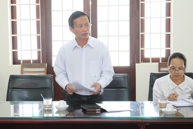 Đồng chí Đinh Văn Khiết, Phó Chủ tịch HĐND tỉnh phát biểu tại cuộc họp.