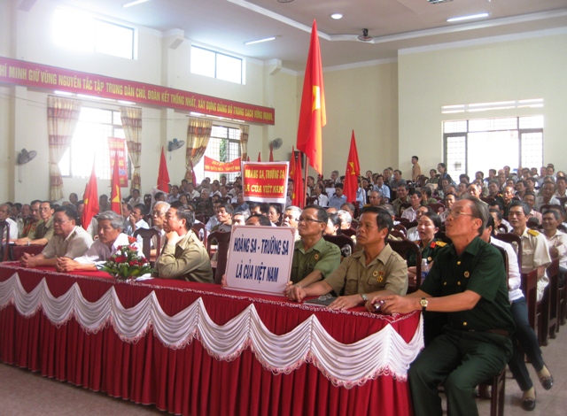 Đông đảo cựu chiến binh, cựu quân nhân trên địa bàn TP. Buôn Ma Thuột tham dự lễ mít tinh.