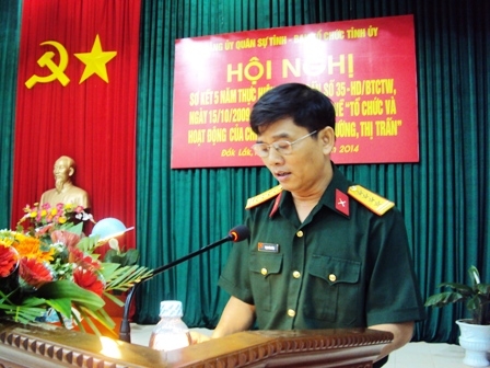 Đại tá Trịnh Văn Tâm, Chính ủy Bộ Chỉ huy Quân sự tỉnh phát biểu khai mạc Hội nghị.