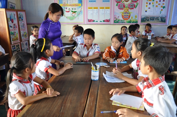 Công tác xây dựng, phát triển Đảng đã góp phần quan trọng vào việc  nâng cao chất lượng giáo dục trong các trường học tại huyện Krông Ana.
