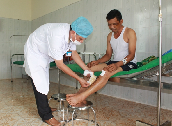Một trường hợp gãy xương cẳng chân phức tạp được phẫu thuật  thành công tại khoa Ngoại, BVĐK thị xã Buôn Hồ.