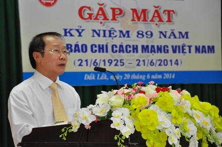 Phó Chủ tịch UBND tỉnh Trần Hiếu phát biểu tại buổi gặp mặt