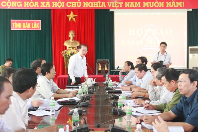 Đồng chí Trần Hiếu phát biểu tại buổi họp báo