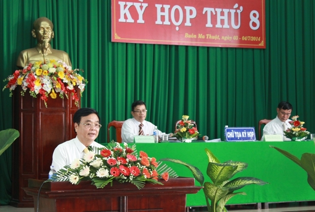 Chủ tịch HĐND thành phố Huỳnh Ngọc Luân phát biểu bế mạc tại kỳ họp.