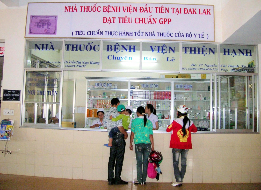 Nhà thuốc Bệnh viện Đa khoaThiện Hạnh, một trong những nhà thuốc đầu tiên của tỉnh được công nhận đạt chuẩn GPP