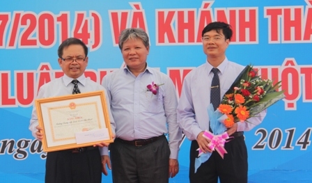Tập thể nhà trường vinh dự nhận Bằng khen của Bộ trưởng Bộ Tư pháp