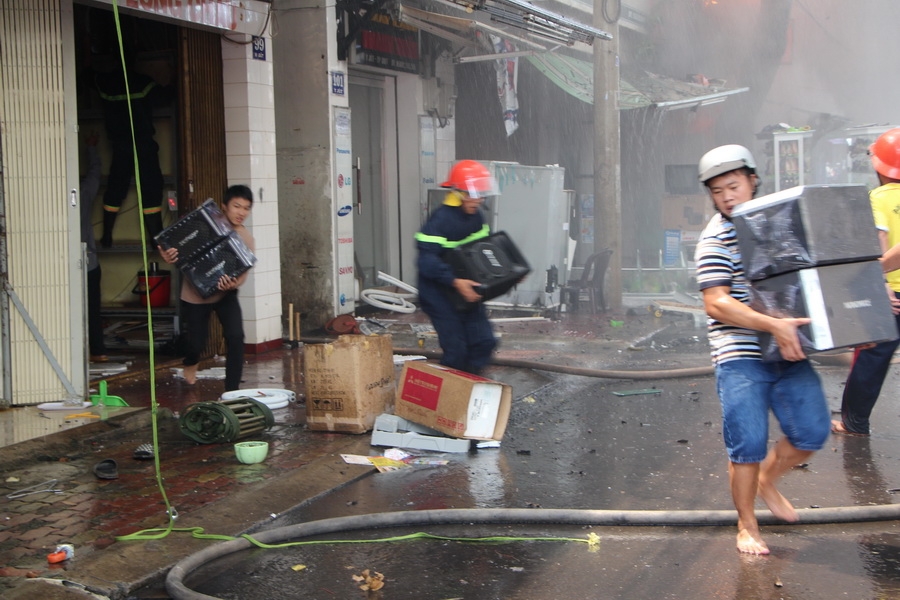 Để bảo vệ tài sản cho nhân dân