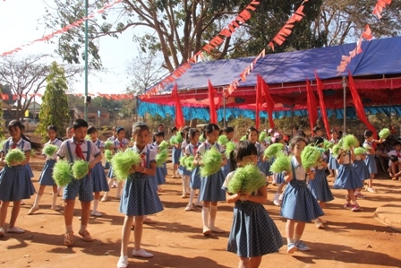 Học sinh Trường Tiểu học Phan Chu Trinh (huyện Ea H'leo) đồng diễn thể dục
