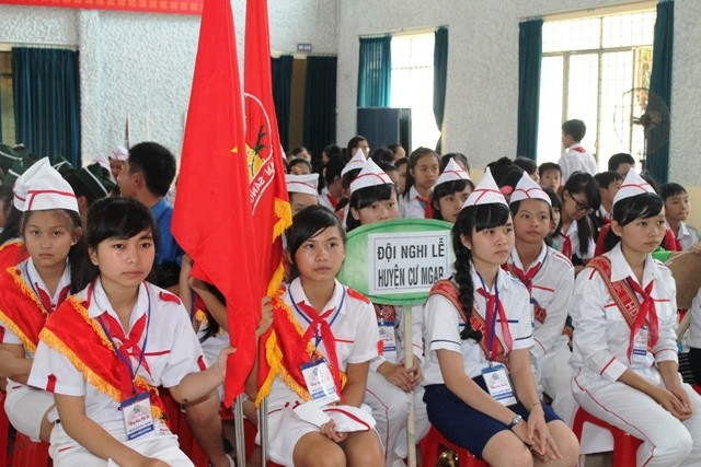 Đội nghi lễ các huyện tham dự Liên hoan