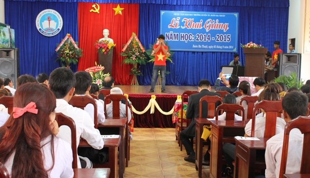 Lễ khai giảng năm học 2014-2015 tại Trung tâm GDTX TP.Buôn Ma Thuột.