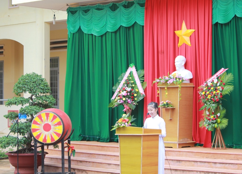 Đại diện học sinh toàn trường phát biểu cảm xúc trong Lễ khai giảng