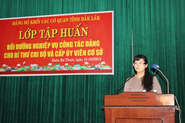 H'Kim Hoa Byă, Ủy viên Thường vụ Tỉnh ủy, Bí thư Đảng ủy Khối Các cơ quan tỉnh phát biểu khai mạc.