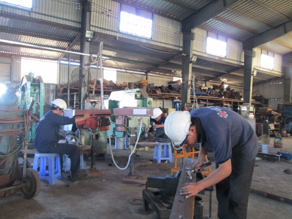 Sản xuất tại xưởng cơ khí Viết Hiền.