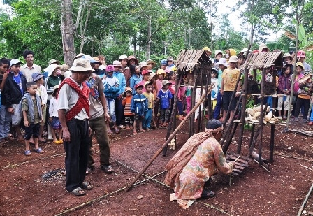 ...Lễ cầu mưa của dân tộc...