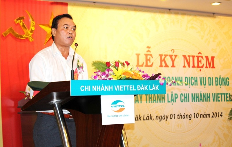 Đồng chí Êban Y Phu phát biểu tại hội nghị