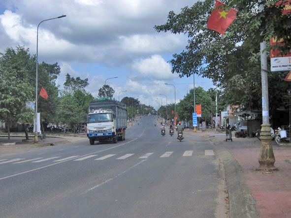 Huyện M’Drak chú trọng đầu tư xây dựng cơ sở hạ tầng, phát triển  kinh tế - xã hội, nâng cao chất lượng cuộc sống của nhân dân.