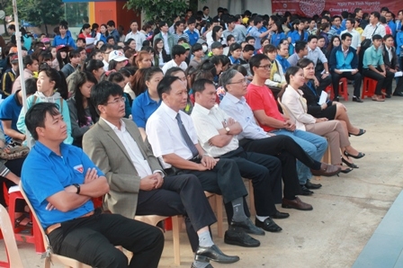 Các đại biểu và đông đảo tình nguyện viên tham gia chương trình