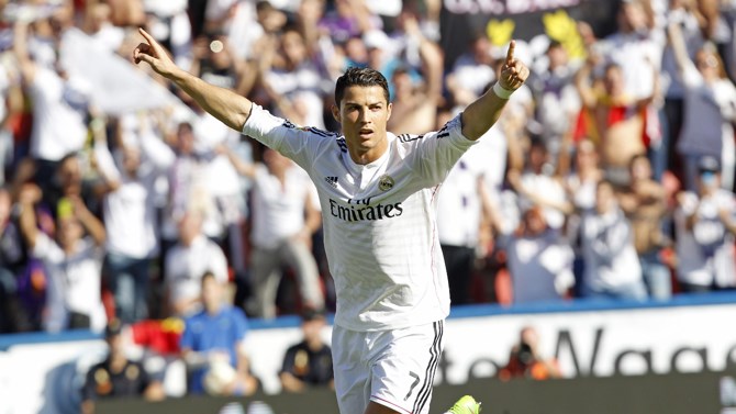 Ronaldo đã đi vào lịch sử bằng phong độ không thể tuyệt vời hơn