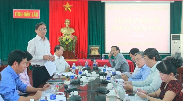 Phó trưởng Ban tuyên giáo Tỉnh ủy Nguyễn Cảnh phát biểu tại cuộc họp