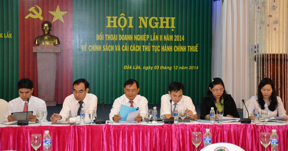 Lãnh đạo Cục Thuế ghi nhận ý kiến của các DN