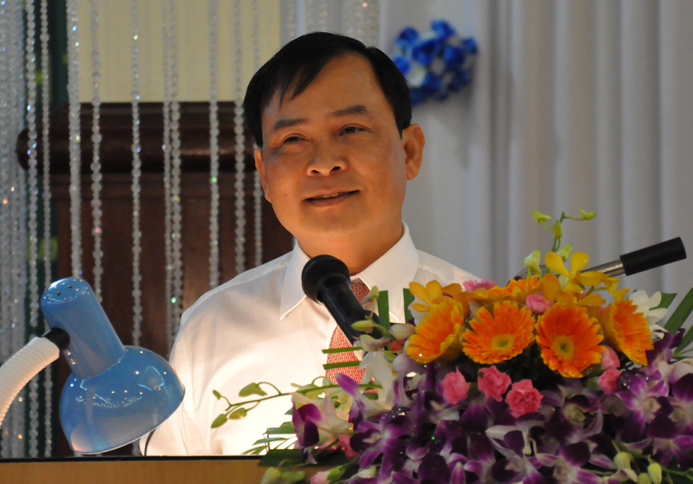 Phó Cục trưởng Cục Thuế Bùi Văn Chuẩn giải đáp thắc mắc của các DN