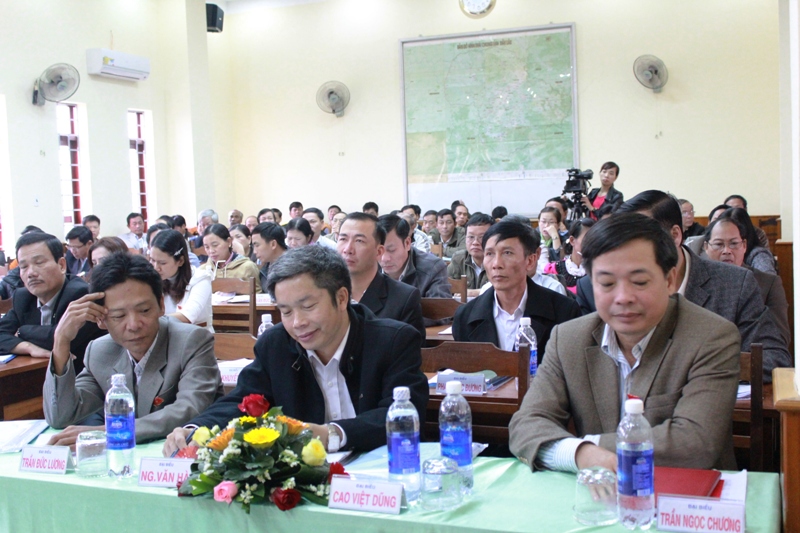 Các đại biểu HĐND huyện Ea Kar khóa VI