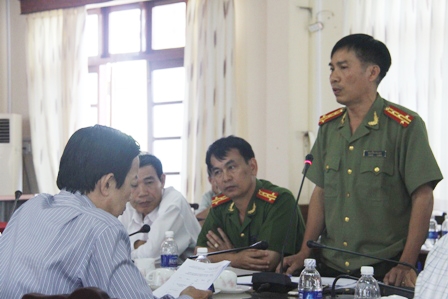 Đại tá Nguyễn Văn Quy, Chánh Văn phòng Công an tỉnh thông báo một số nội dung báo chí quan tâm
