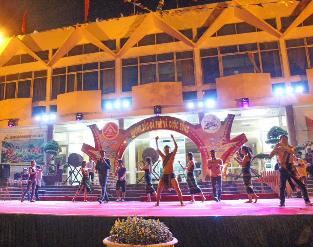 Còn tại Trung tâm Văn hóa tỉnh,