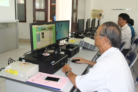 Dù tuổi cao, nhưng học viên