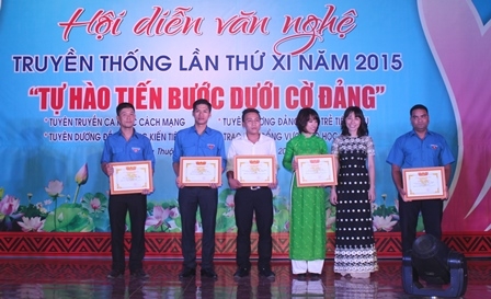 Các tiết mục xuất sắc ở thể loại song ca nhận giải thưởng tại Hội diễn