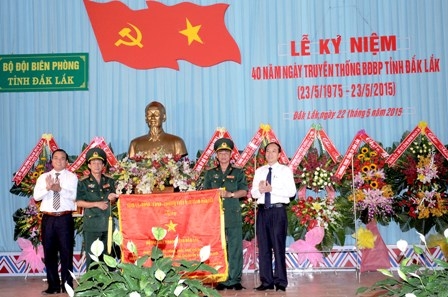 Trao tặng 