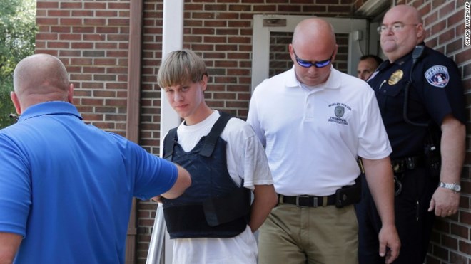 Đối tượng Dylann Roof bị bắt giữ. (Nguồn: CNN)