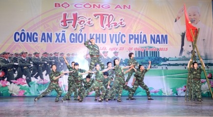 Văn nghệ chào mừng Hội thi.