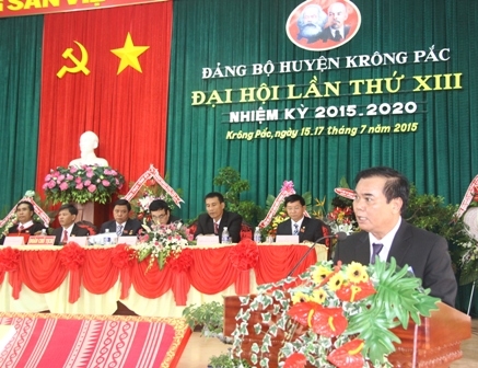 Phó Bí thư Thường trưc Tỉnh ủy  Êban Y Phu phát biểu chỉ đạo Đại hội