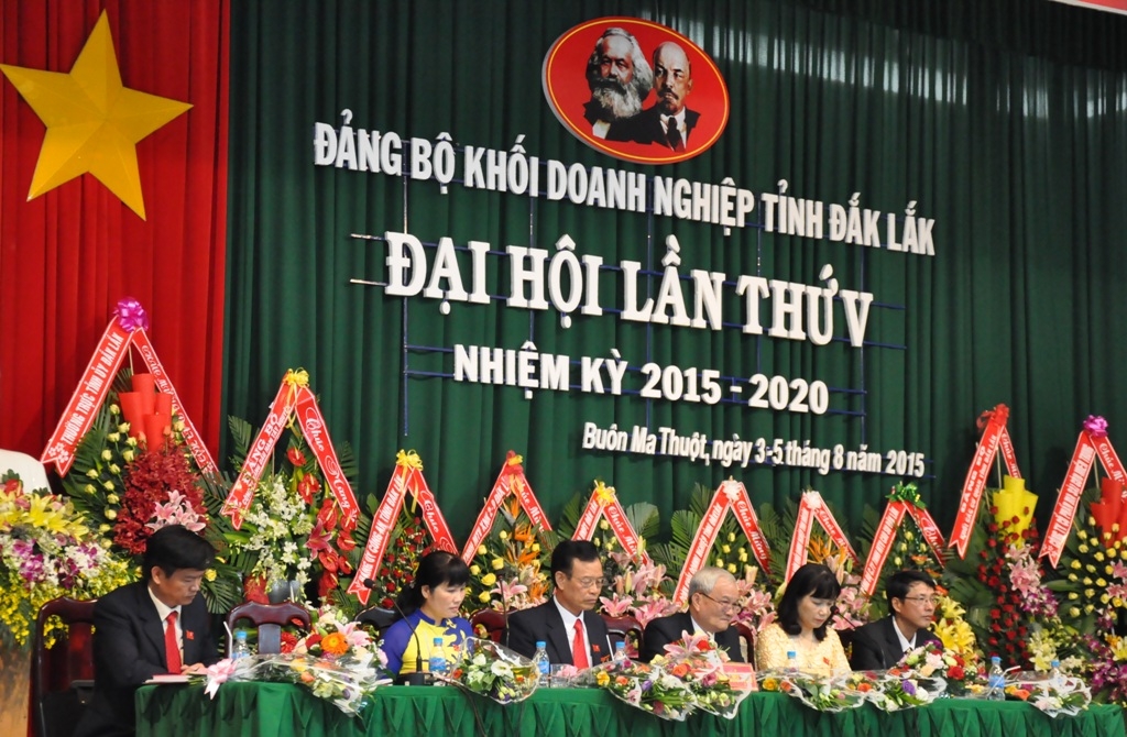 Đoàn chủ tịch chủ trì đại hội