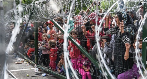 Hungary đã xây dựng hàng rào đóng cửa biên giới với Serbia và Croatia nhằm ngăn chặn người tị nạn. (Ảnh AFP).