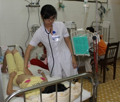 Một trường hợp sốt xuất huyết Dengue có dấu hiệu cảnh báo điều trị tại khoa Hồi sức cấp cứu nhi và nhi sơ sinh. 