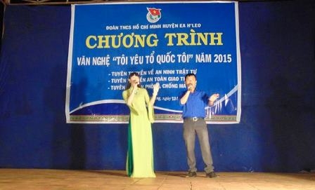 Đoàn viên thanh niên giao lưu văn nghệ tại Chương trình