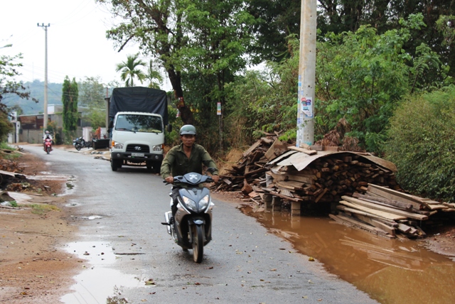 Tuy mưa nhỏ nhưng đã góp phần giải nhiệt cho người dân TP. Buôn Ma Thuột sau nửa năm nắng nóng