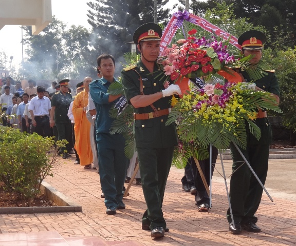 Lễ truy điệu được tổ chức theo đúng nghi thức trang trọng.