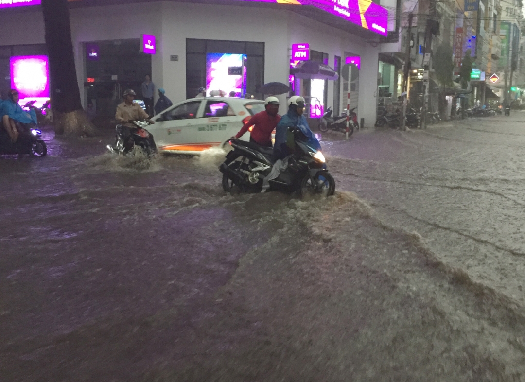 khiến việc di chuyển trên đường gặp nhiều khó khăn