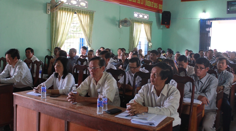 Đông đảo cử tri tham dự