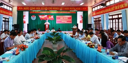 Quang cảnh hop báo.