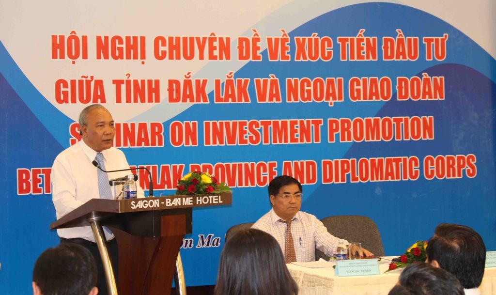 Phó Chủ tịch Thường trực UBND tỉnh Y Dhăm Ênuôl phát biểu tại Hội nghị.